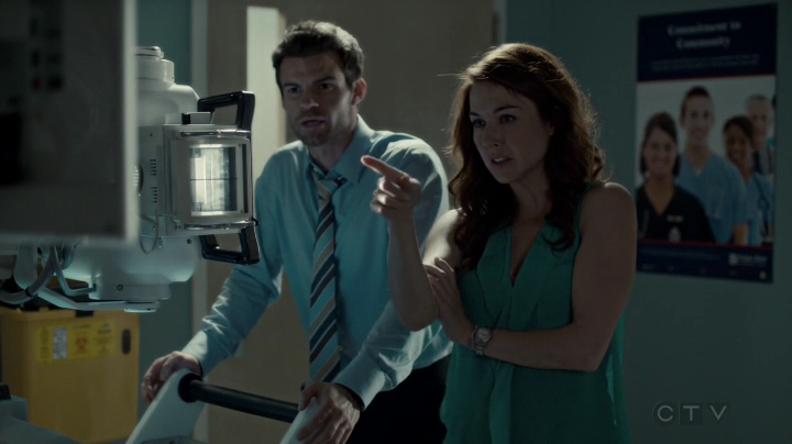 VampireDiariesWorld-dot-org_SavingHope2x09-1214.jpg