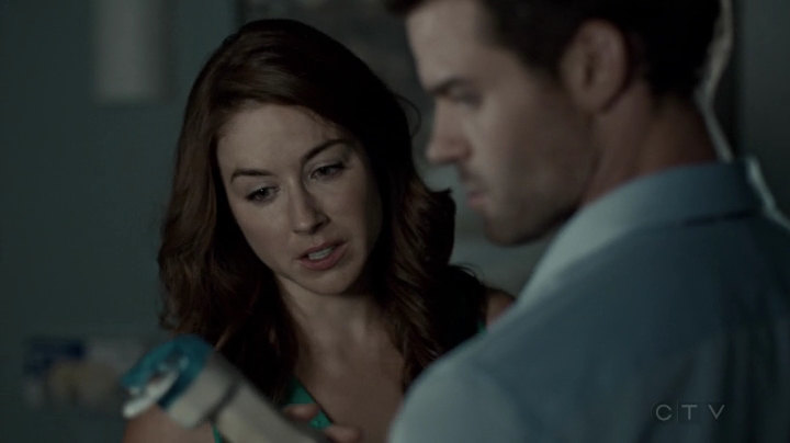 VampireDiariesWorld-dot-org_SavingHope2x09-1243.jpg