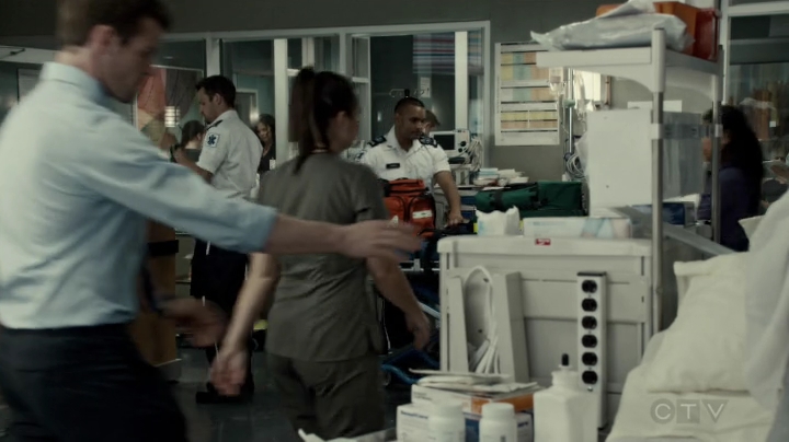 VampireDiariesWorld-dot-org_SavingHope2x09-1247.jpg