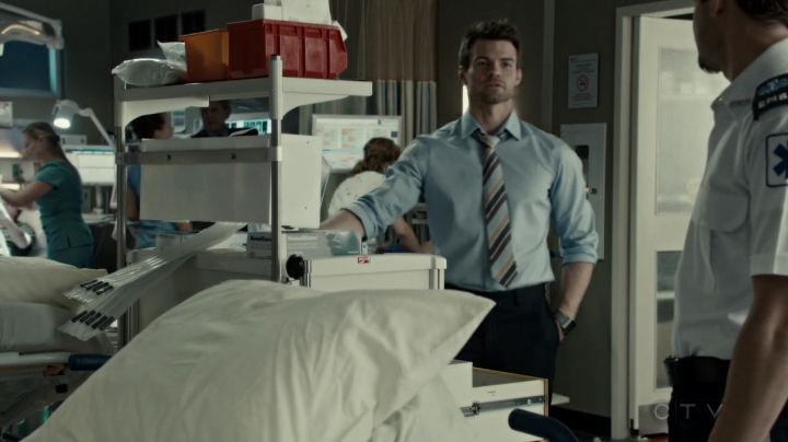 VampireDiariesWorld-dot-org_SavingHope2x09-1255.jpg