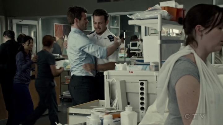 VampireDiariesWorld-dot-org_SavingHope2x09-1263.jpg