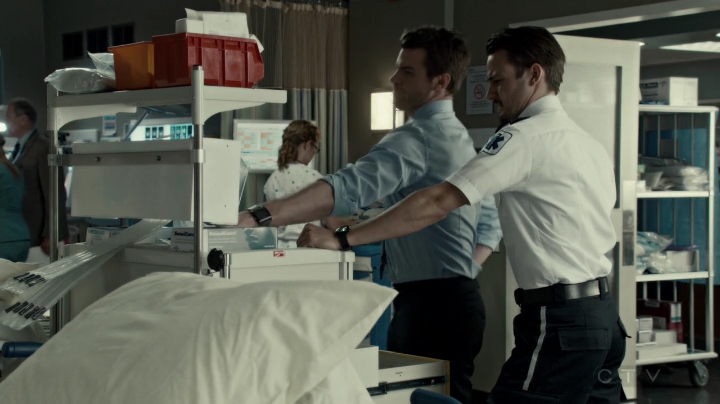 VampireDiariesWorld-dot-org_SavingHope2x09-1276.jpg