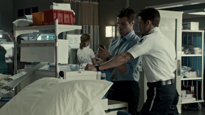 VampireDiariesWorld-dot-org_SavingHope2x09-1278.jpg