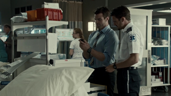 VampireDiariesWorld-dot-org_SavingHope2x09-1282.jpg