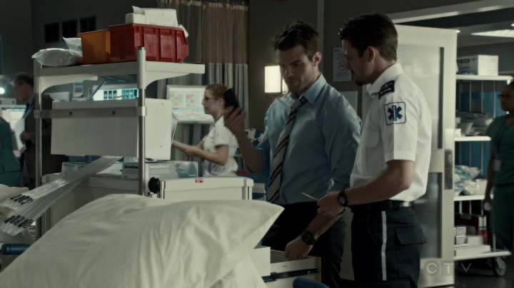 VampireDiariesWorld-dot-org_SavingHope2x09-1283.jpg