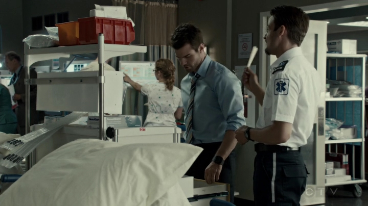 VampireDiariesWorld-dot-org_SavingHope2x09-1286.jpg