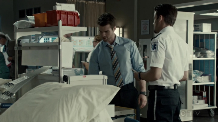 VampireDiariesWorld-dot-org_SavingHope2x09-1288.jpg