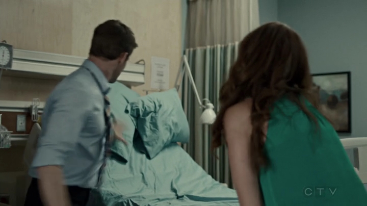 VampireDiariesWorld-dot-org_SavingHope2x09-1775.jpg