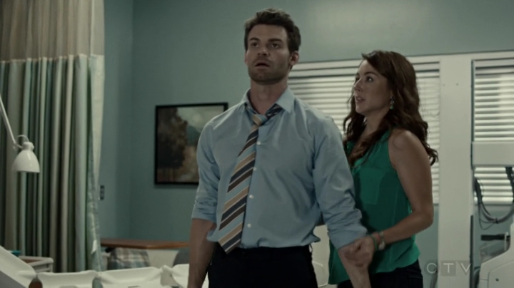 VampireDiariesWorld-dot-org_SavingHope2x09-1789.jpg