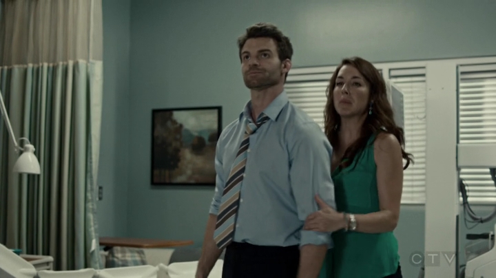 VampireDiariesWorld-dot-org_SavingHope2x09-1792.jpg