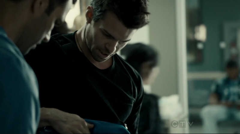 VampireDiariesWorld-dot-org_SavingHope2x10-0379.jpg