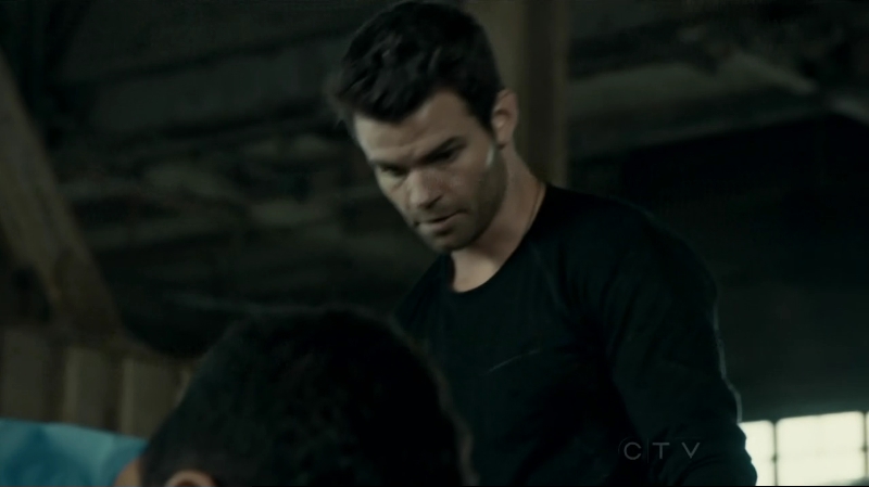 VampireDiariesWorld-dot-org_SavingHope2x10-0486.jpg