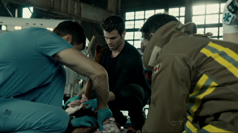 VampireDiariesWorld-dot-org_SavingHope2x10-0494.jpg