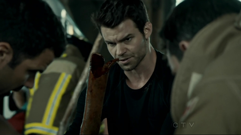 VampireDiariesWorld-dot-org_SavingHope2x10-0507.jpg