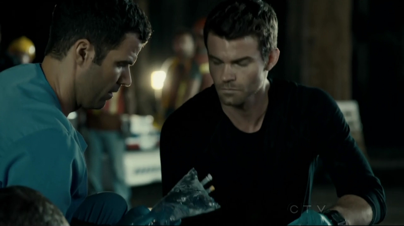 VampireDiariesWorld-dot-org_SavingHope2x10-0631.jpg