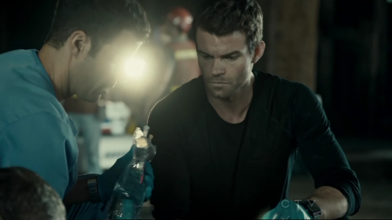 VampireDiariesWorld-dot-org_SavingHope2x10-0635.jpg