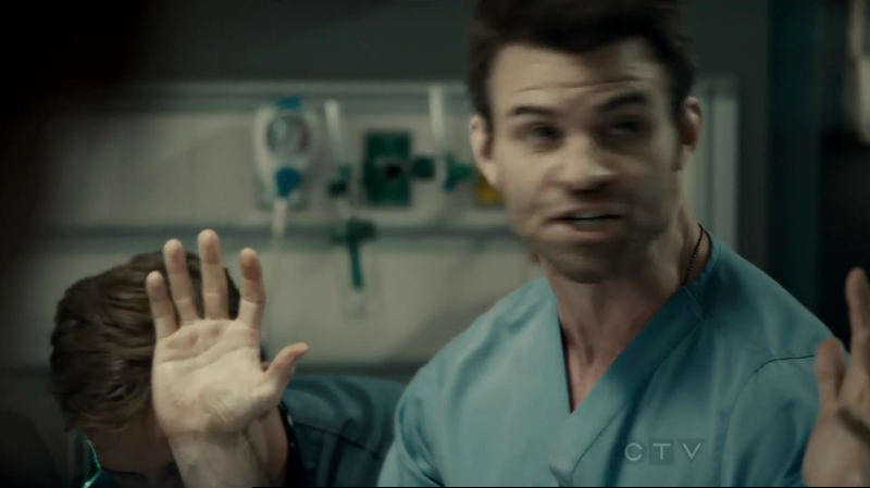 VampireDiariesWorld-dot-org_SavingHope2x10-1884.jpg