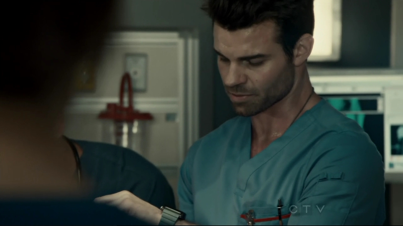 VampireDiariesWorld-dot-org_SavingHope2x10-2000.jpg