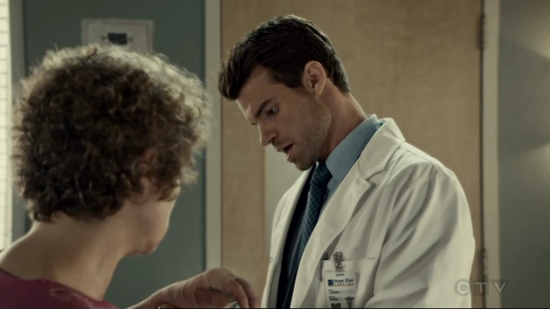 VampireDiariesWorld-dot-org_SavingHope2x11-1720.jpg