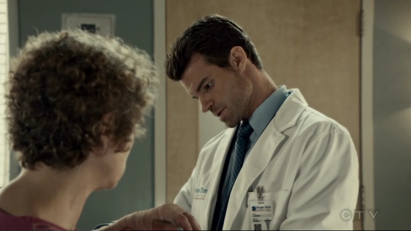 VampireDiariesWorld-dot-org_SavingHope2x11-1721.jpg