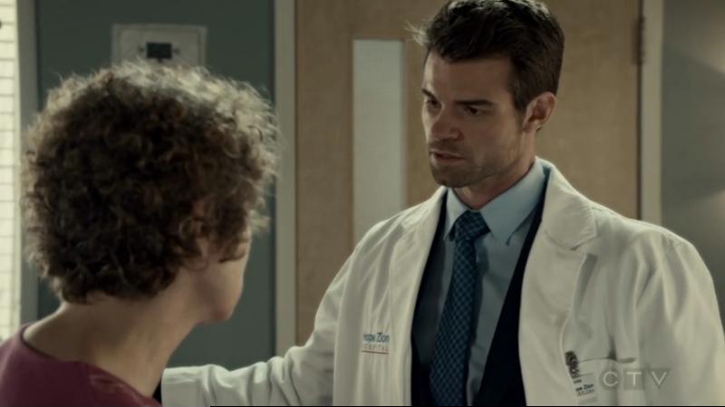 VampireDiariesWorld-dot-org_SavingHope2x11-1769.jpg