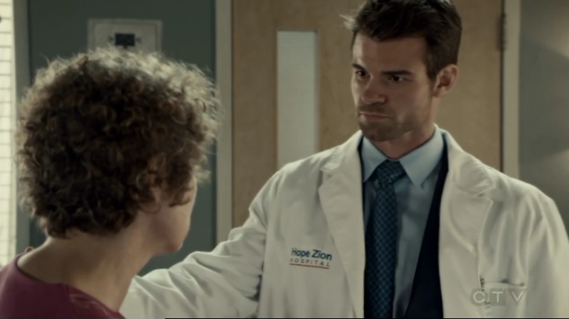 VampireDiariesWorld-dot-org_SavingHope2x11-1770.jpg