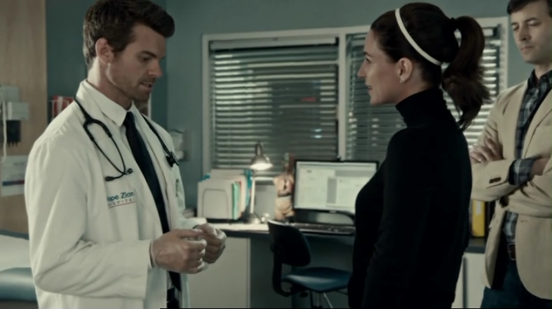 VampireDiariesWorld-dot-org_SavingHope2x12-0281.jpg