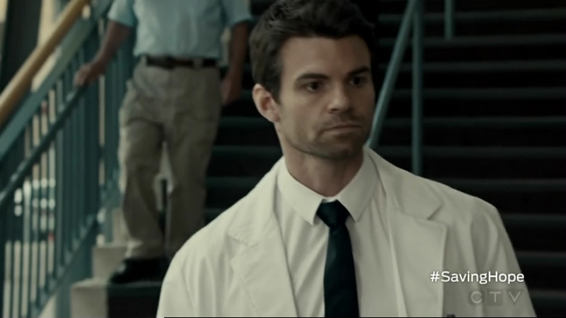 VampireDiariesWorld-dot-org_SavingHope2x12-0716.jpg