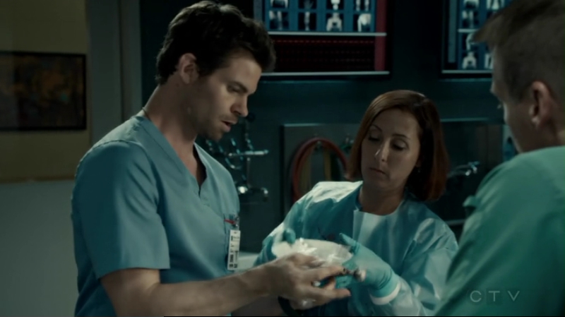 VampireDiariesWorld-dot-org_SavingHope2x12-0800.jpg