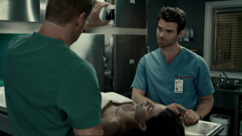 VampireDiariesWorld-dot-org_SavingHope2x12-0902.jpg