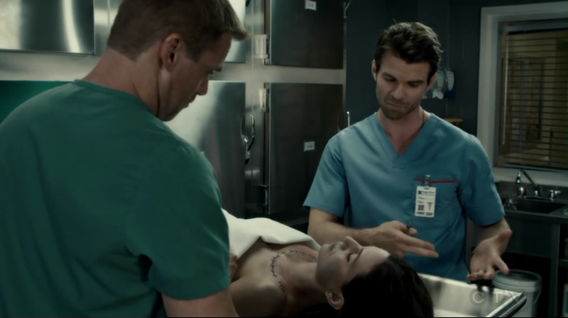 VampireDiariesWorld-dot-org_SavingHope2x12-0908.jpg