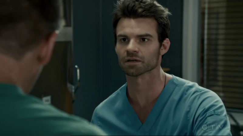 VampireDiariesWorld-dot-org_SavingHope2x12-0917.jpg