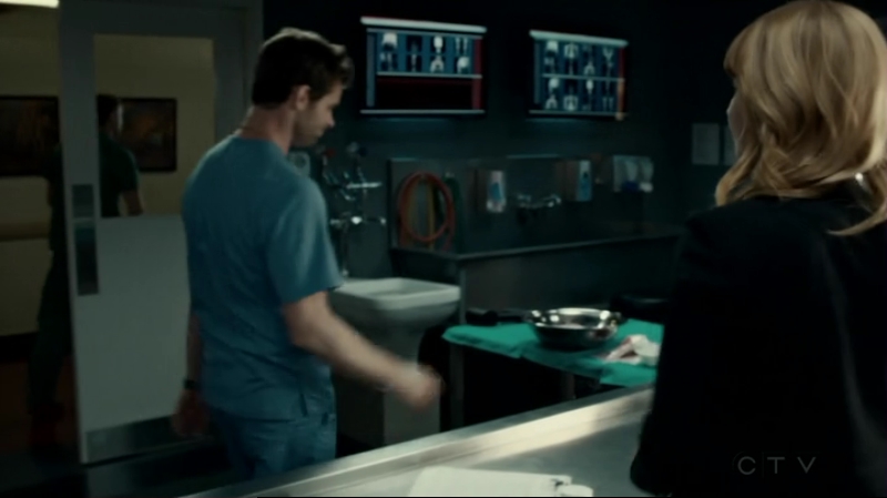 VampireDiariesWorld-dot-org_SavingHope2x12-0930.jpg