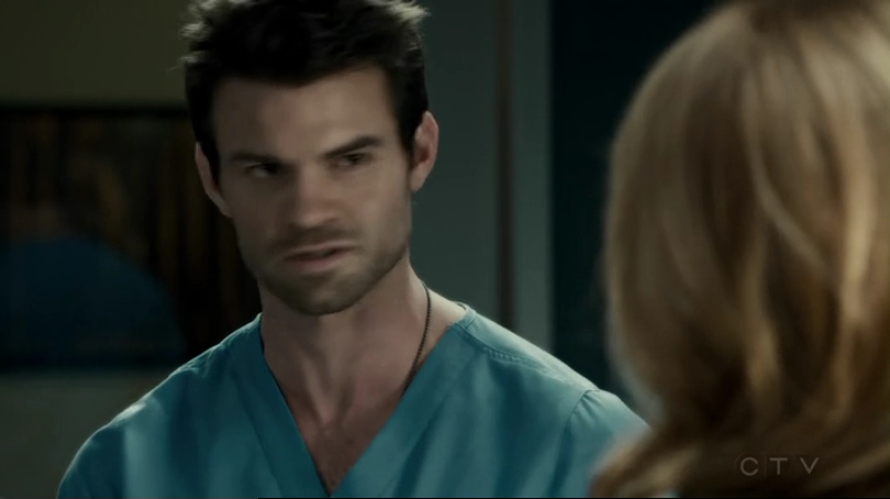 VampireDiariesWorld-dot-org_SavingHope2x12-0947.jpg