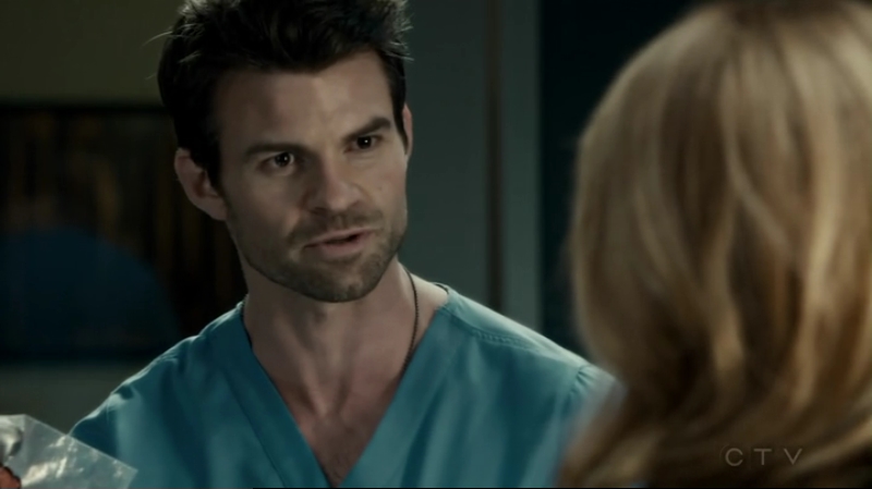 VampireDiariesWorld-dot-org_SavingHope2x12-0948.jpg