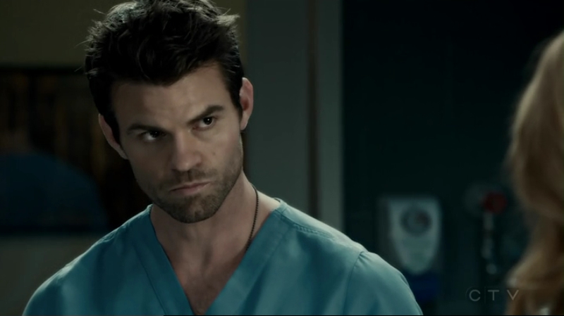 VampireDiariesWorld-dot-org_SavingHope2x12-0972.jpg