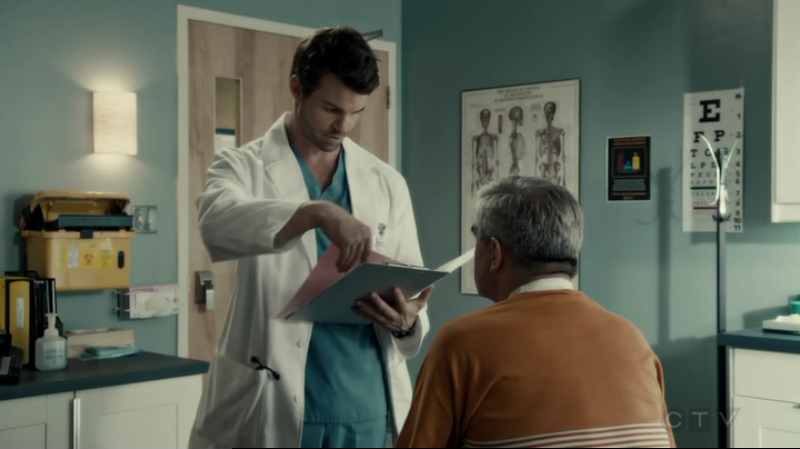 VampireDiariesWorld-dot-org_SavingHope2x12-1340.jpg