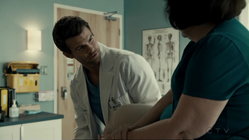 VampireDiariesWorld-dot-org_SavingHope2x12-1347.jpg