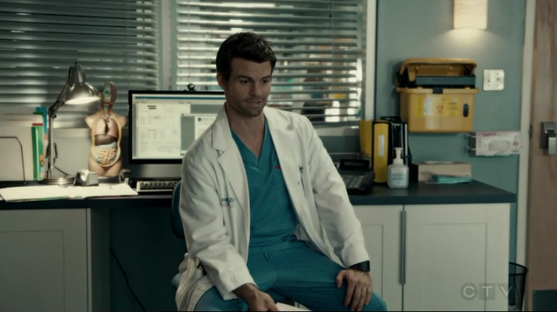 VampireDiariesWorld-dot-org_SavingHope2x12-1353.jpg