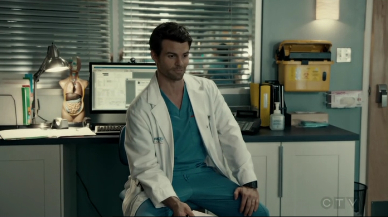 VampireDiariesWorld-dot-org_SavingHope2x12-1354.jpg