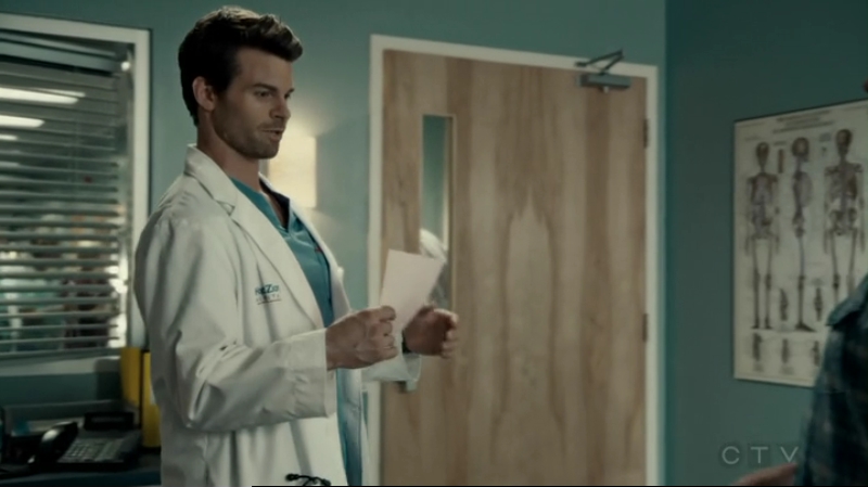 VampireDiariesWorld-dot-org_SavingHope2x12-1357.jpg