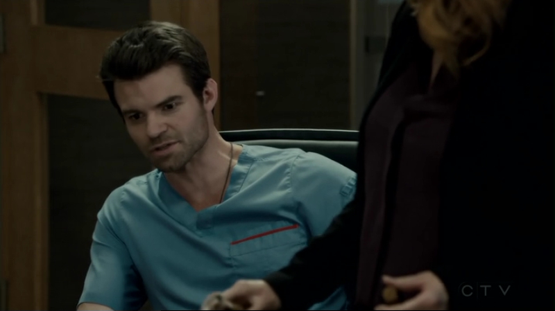 VampireDiariesWorld-dot-org_SavingHope2x12-1623.jpg