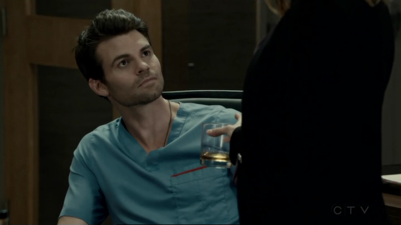 VampireDiariesWorld-dot-org_SavingHope2x12-1632.jpg