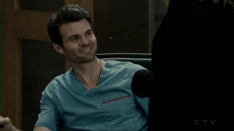 VampireDiariesWorld-dot-org_SavingHope2x12-1639.jpg