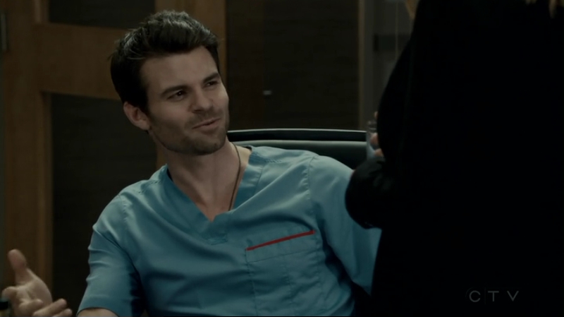 VampireDiariesWorld-dot-org_SavingHope2x12-1640.jpg