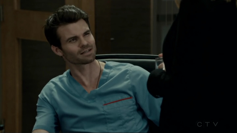 VampireDiariesWorld-dot-org_SavingHope2x12-1641.jpg