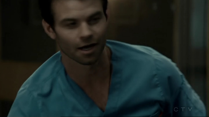 VampireDiariesWorld-dot-org_SavingHope2x12-1647.jpg