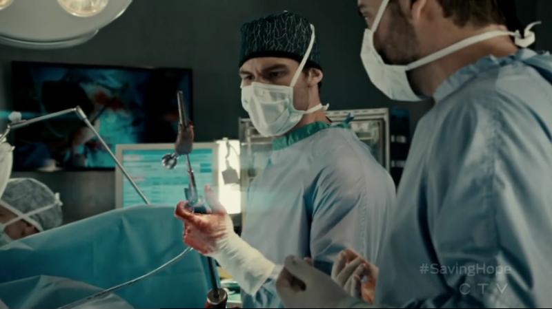 VampireDiariesWorld-dot-org_SavingHope2x12-1831.jpg