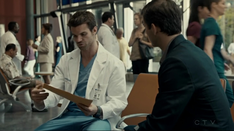 VampireDiariesWorld-dot-org_SavingHope2x12-1892.jpg