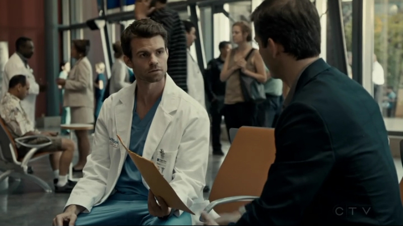 VampireDiariesWorld-dot-org_SavingHope2x12-1895.jpg